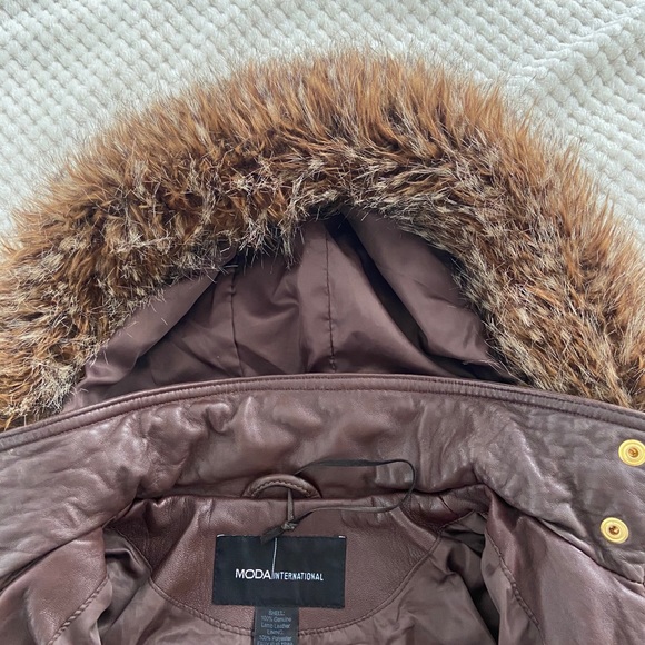 Jackets - Picture 11 of 16